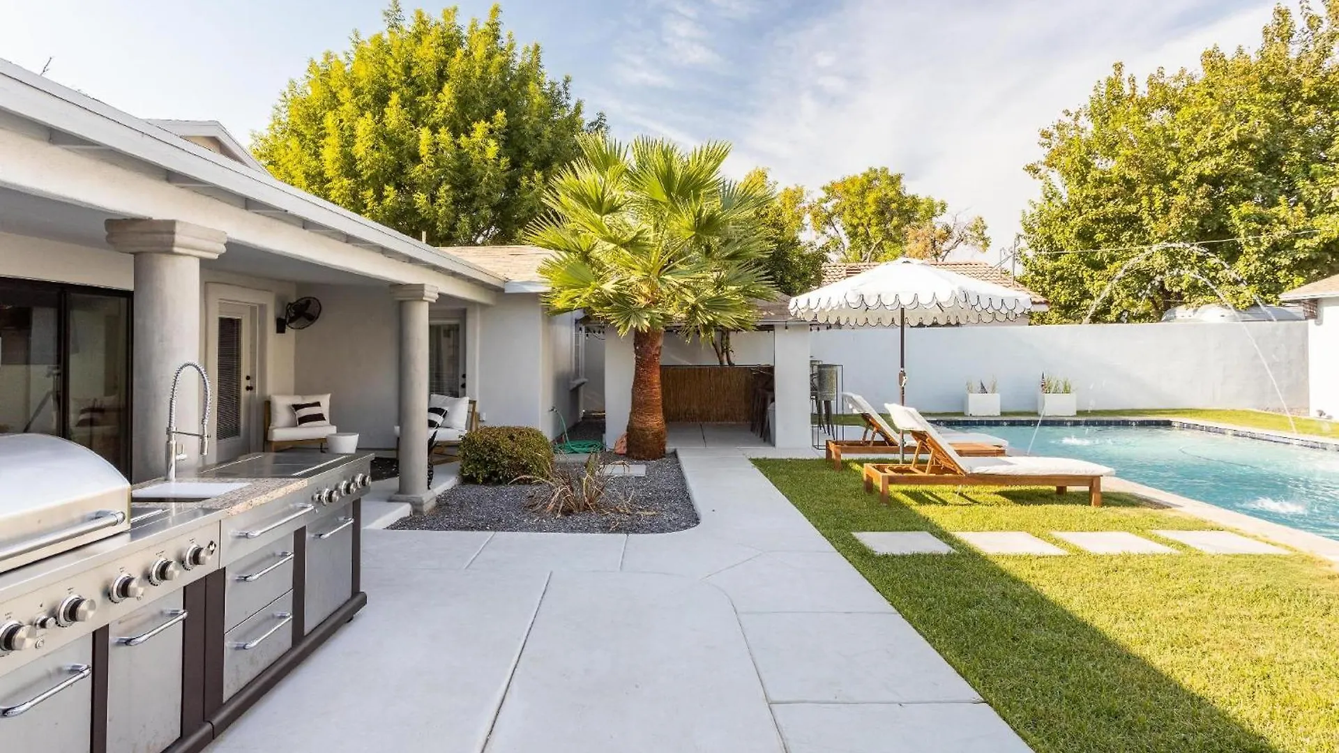 Peacock Paradise Home - Pool With Gazebo Bar & Firepit Phoenix United States